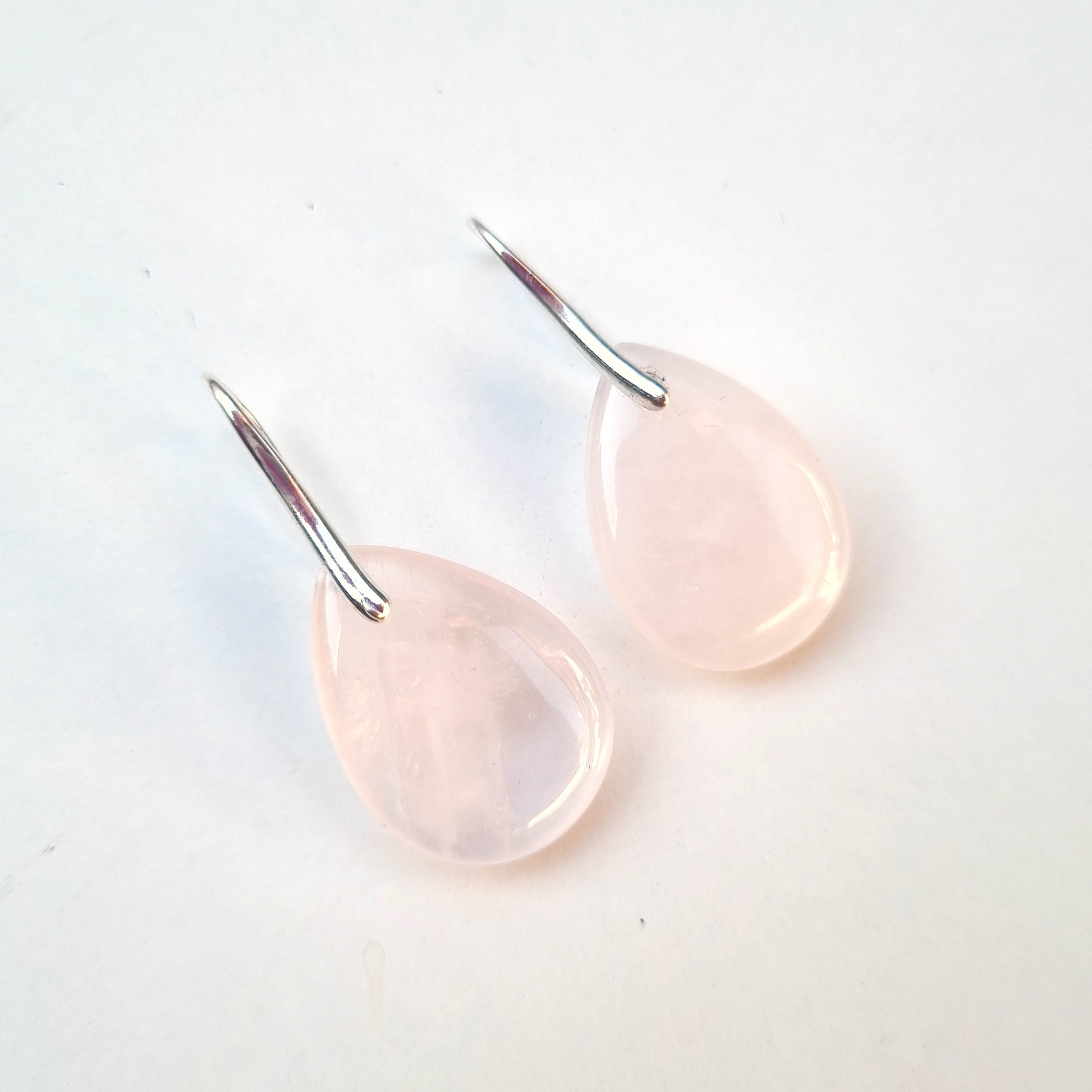 Aros Gotas de Cuarzo Rosa Premium · Plata