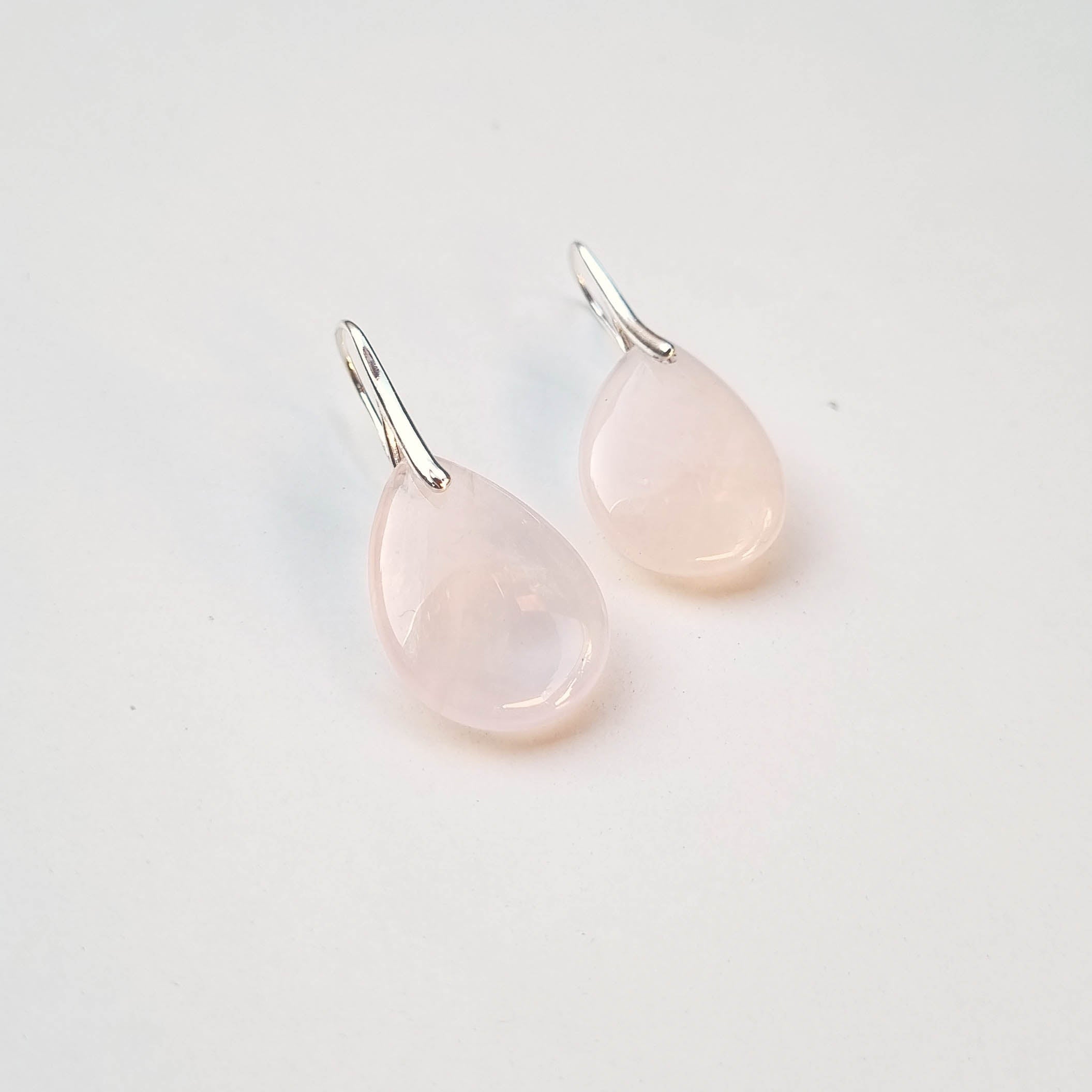 Aros Gotas de Cuarzo Rosa Premium · Plata