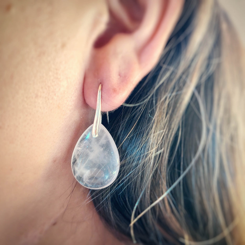 Aros Gotas de Cuarzo Rosa Premium · Plata