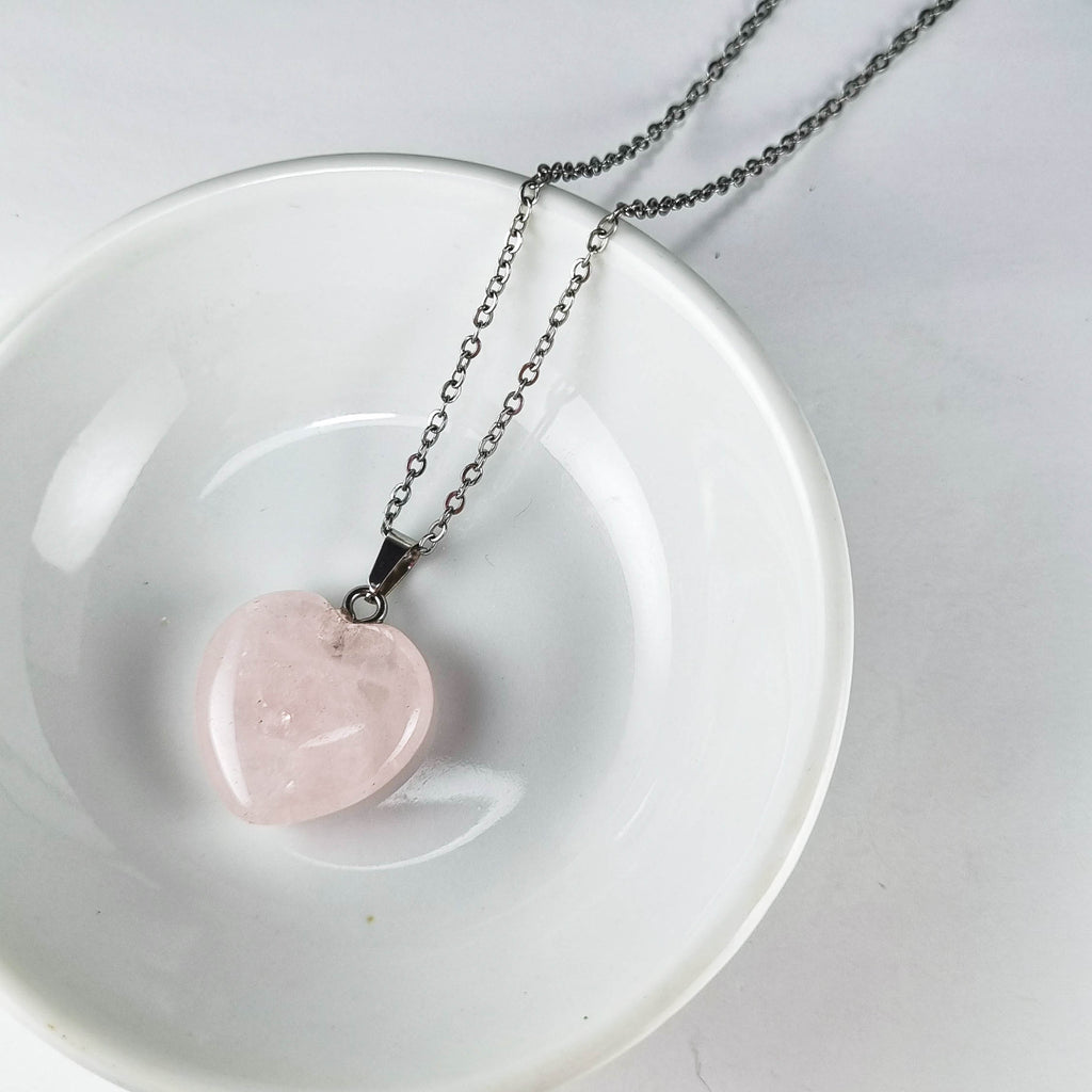 Collar Corazón de Cuarzo Rosa · Acero